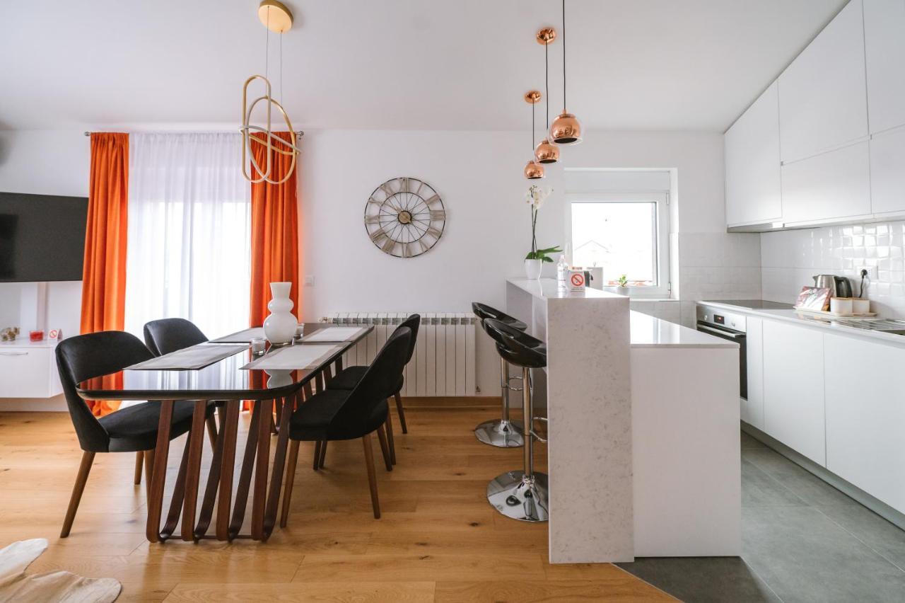 Mikonos Apartman Surcin Luaran gambar